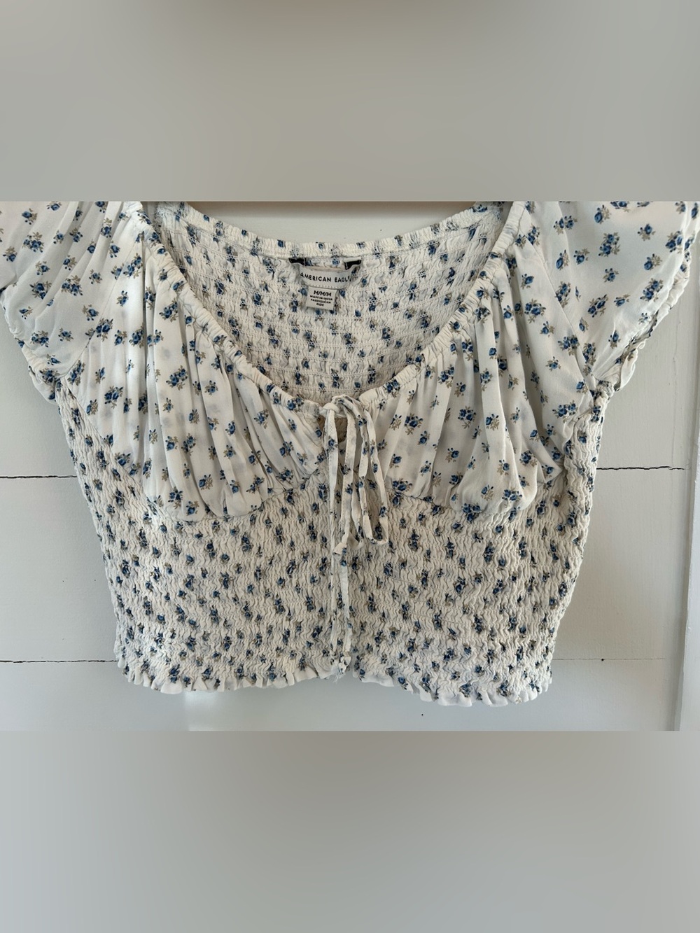 American Eagle Outfitters Cream White Floral Smocked Crop Top Size Medium